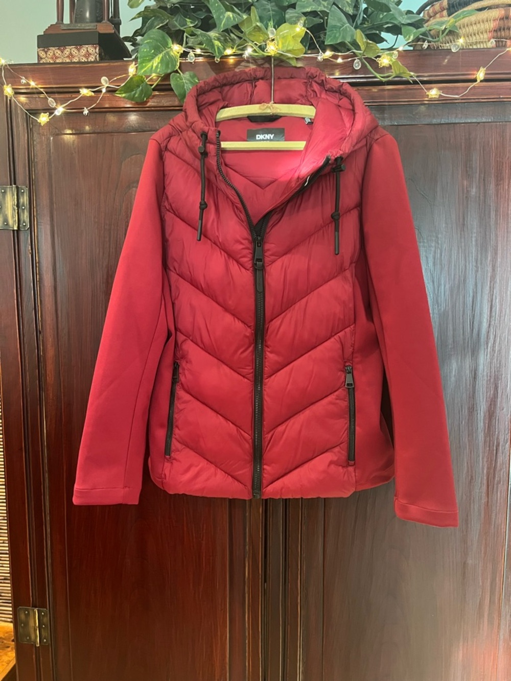 DKNY Women’s M Red Mixed Media Hooded Puffer Jacket NWOT